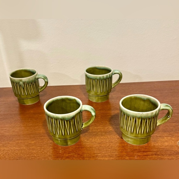 Set of four Vintage Green Drip Glaze Coffee Mugs stackable made in Japan 60s 70s - Picture 2 of 9